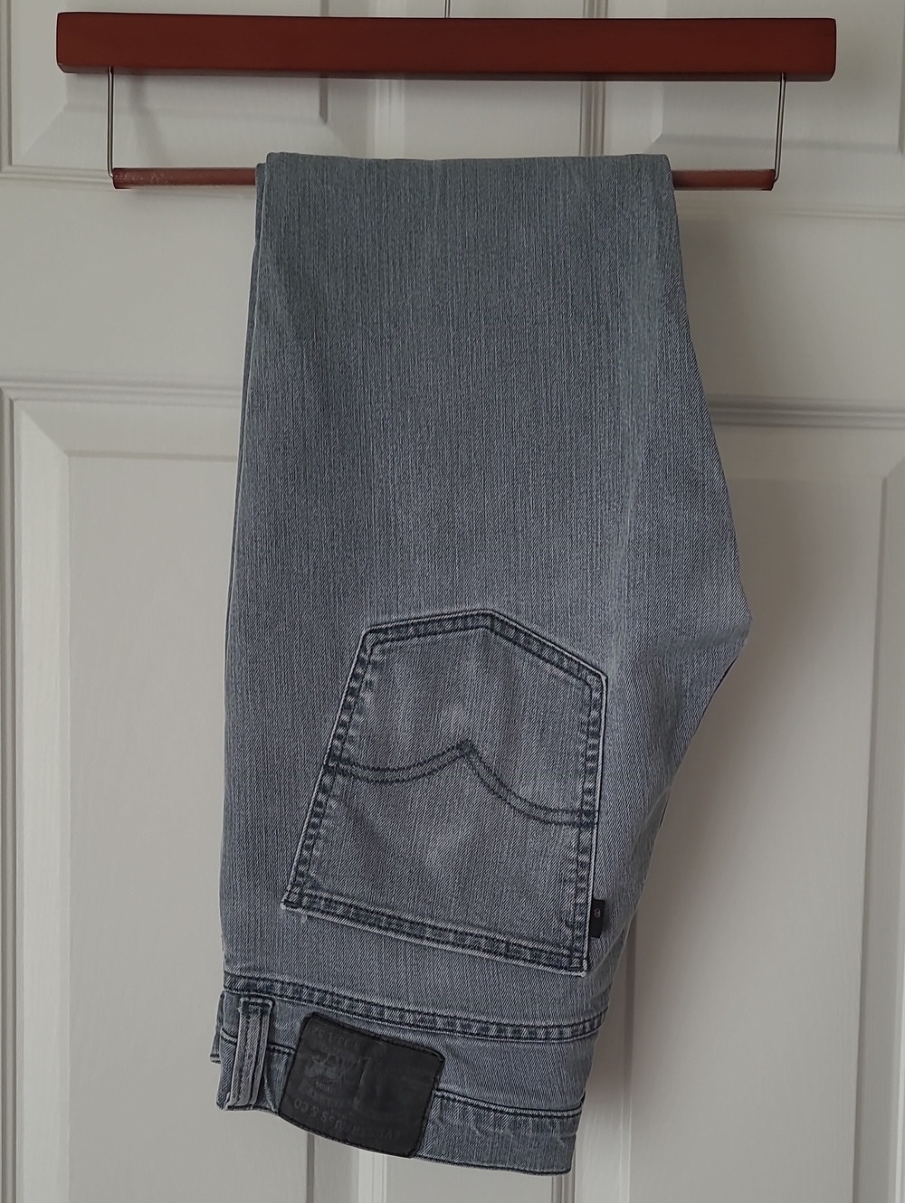 Levi's Men’s Light Wash Relaxed Straight Jeans